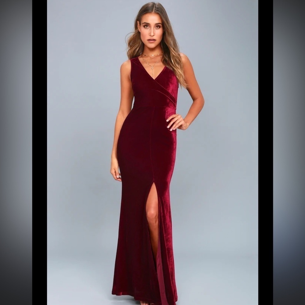 Lulus sexy Elegant Burgundy Evening Gown size M